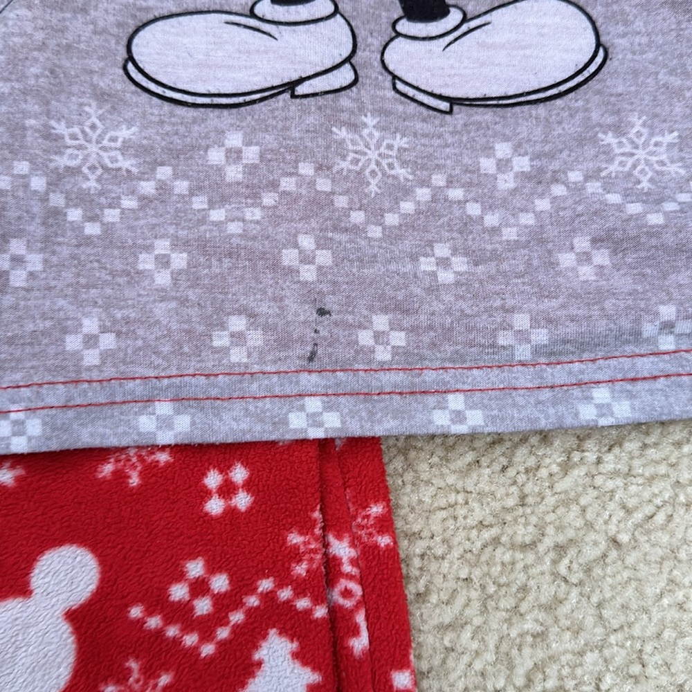 3 pairs Disney Christmas pajamas size 6 - Picture 3 of 9